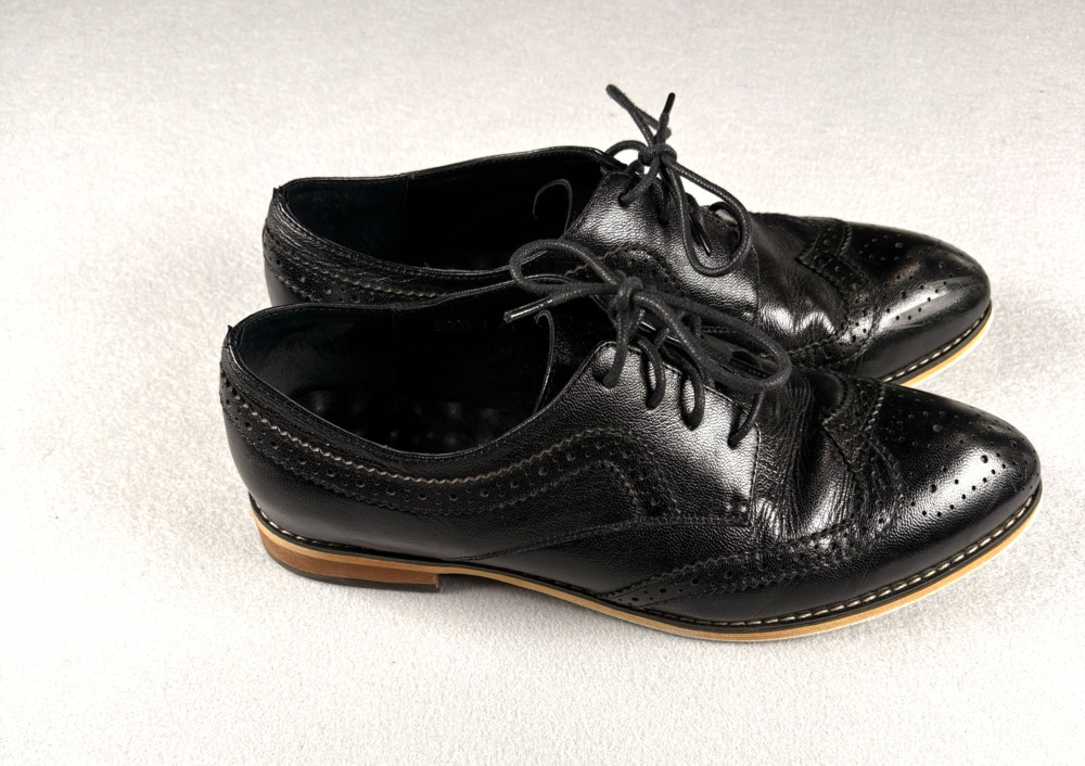 Mona Flying Women's Size 41 Black Leather Wingtip Brogue Oxford Shoes